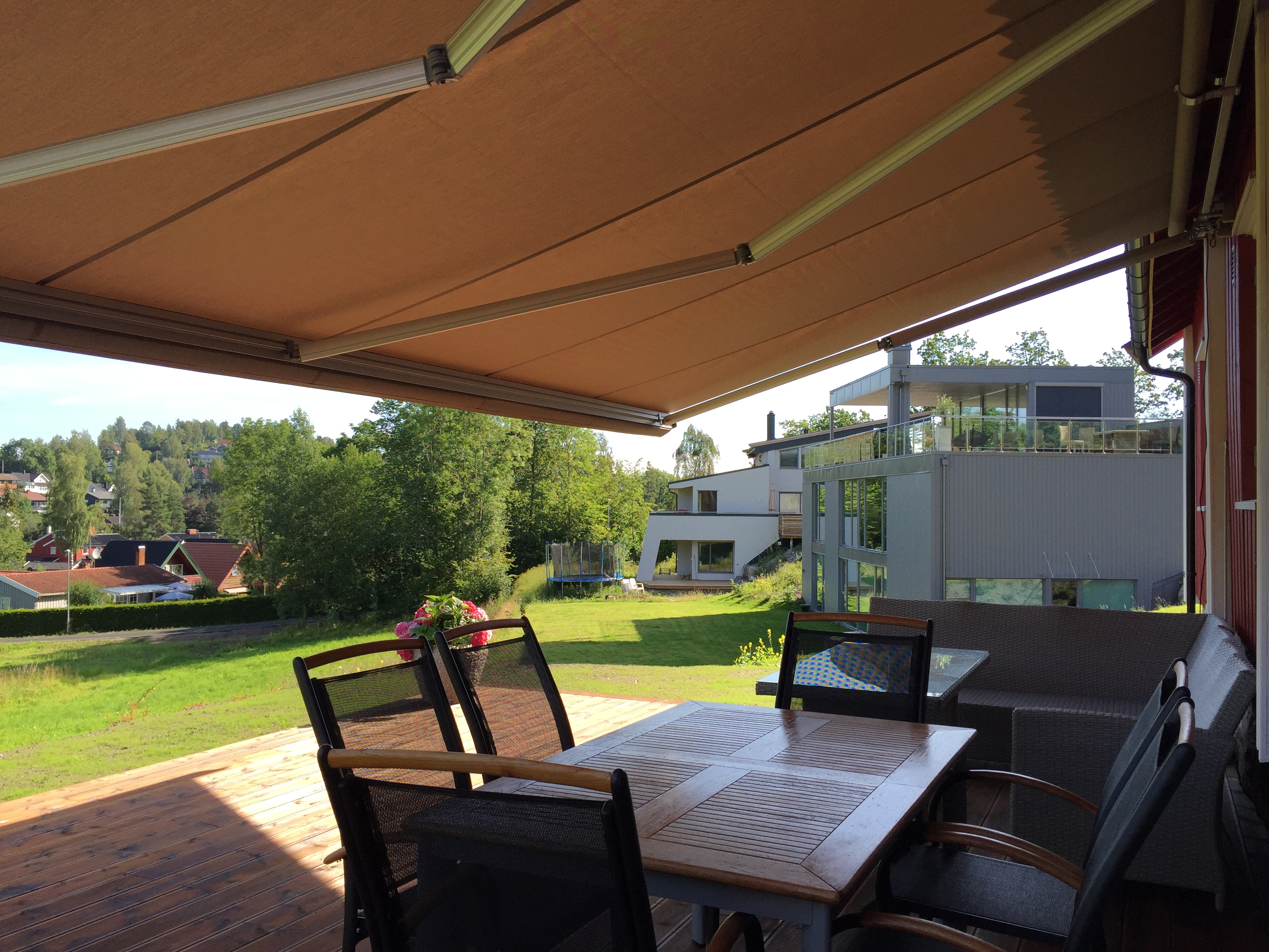 Terrassemarkise fra REX på uteplass